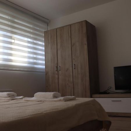 贝尔格莱德Apartman Lena Banovo Brdo公寓 外观 照片