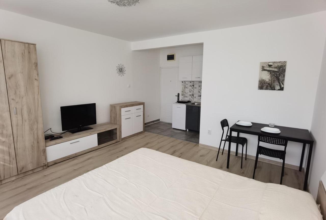 贝尔格莱德Apartman Lena Banovo Brdo公寓 外观 照片